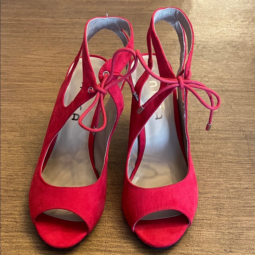 Unisa Elegant Red Suede Women's Heels size 9m
